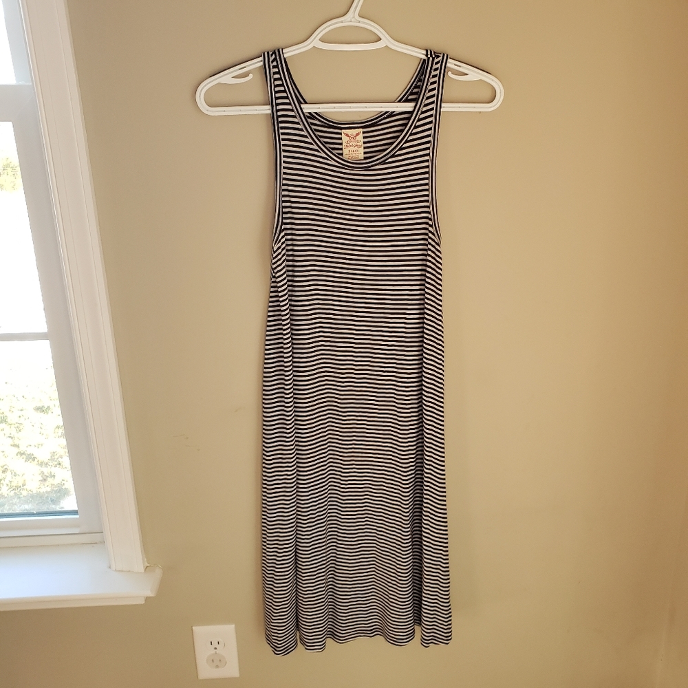 Sleeveless swing dress
